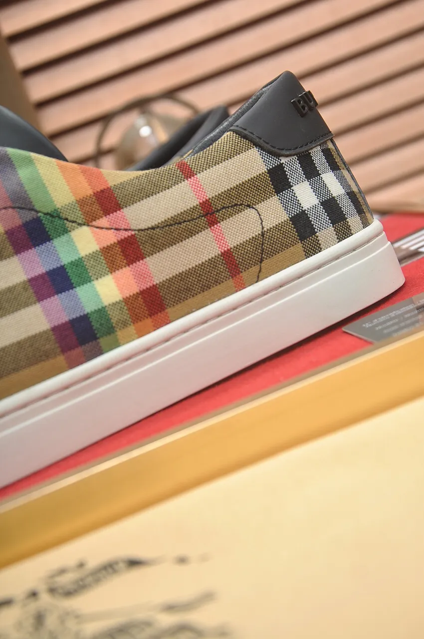 Men's shoes💰480💶[Burberry] (cowhide lining) classic low-top sneakers｜Imported cowhide with classic plaid fabric｜Cow leather lining｜Original outsole｜Fine workmanship and comfortable to wear Size: 38-44 (customized at 45)